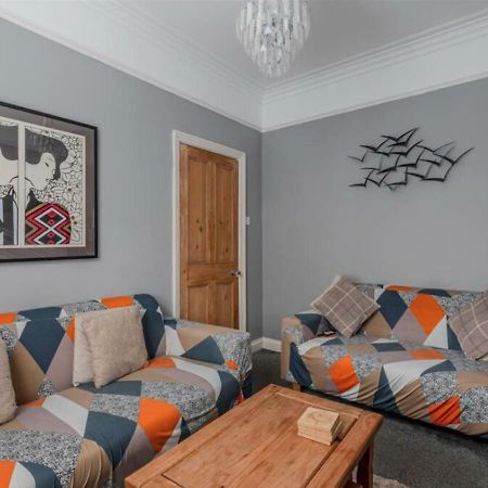 Entire 2-Bedroom House With Garden York Ngoại thất bức ảnh