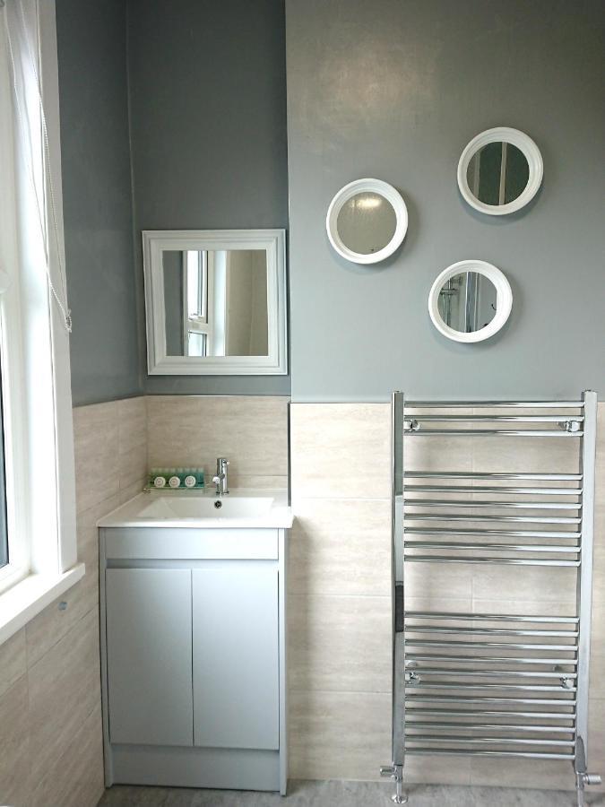 Entire 2-Bedroom House With Garden York Ngoại thất bức ảnh