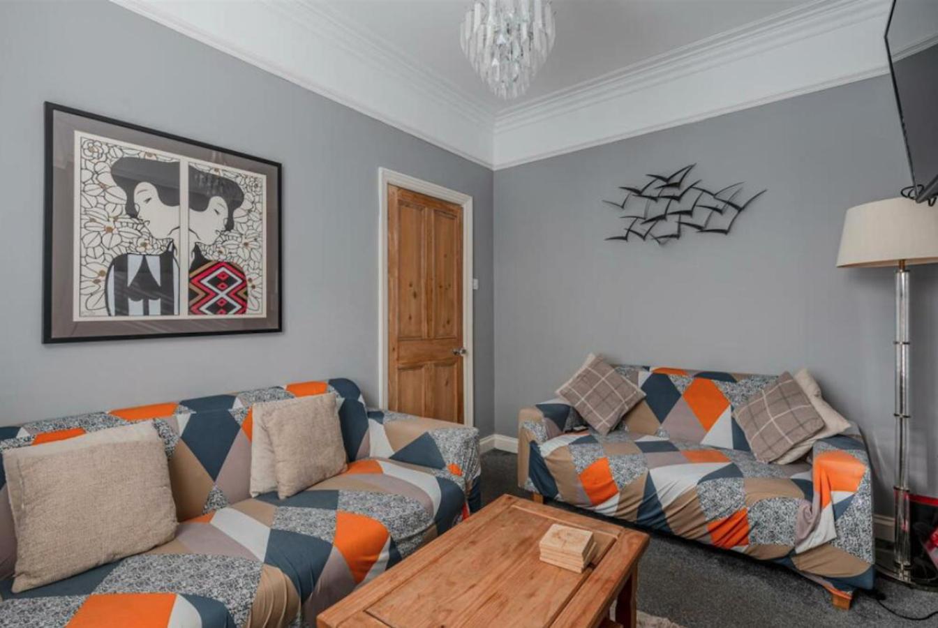 Entire 2-Bedroom House With Garden York Ngoại thất bức ảnh